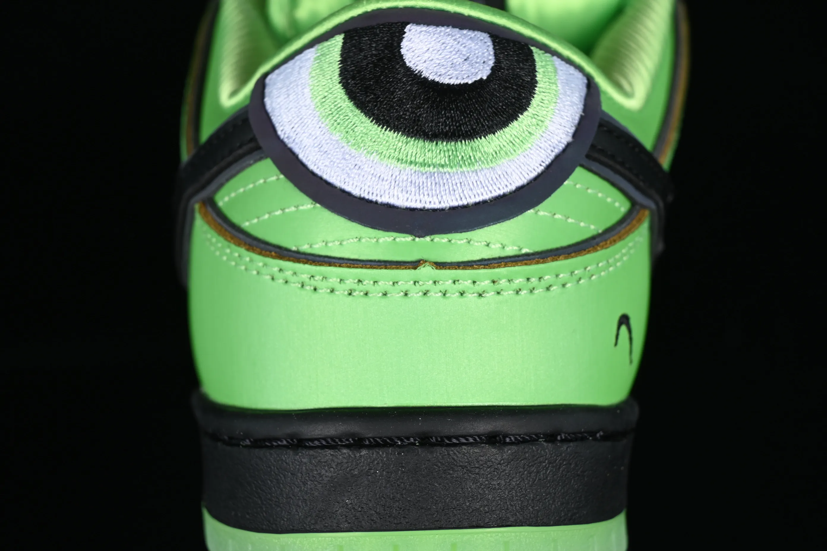 All categories Nk SB Dunk Series Nk SB Dunk Low low-top sneakers F version The Powerpuff Girls x Nk SB Dunk Low Powerpuff Girls joint model low-top casual sneakers FZ8319-300